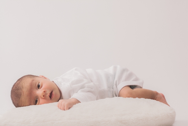 赤ちゃんのうつぶせ寝は危険かも？いつから大丈夫なの？
